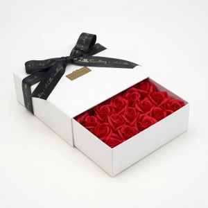 Vibrant Red 25 Luxury Soap Roses